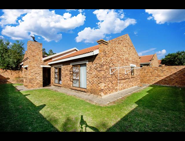 3 BEDROOM TOWNHOUSE FOR SALE IN HONEYDEW